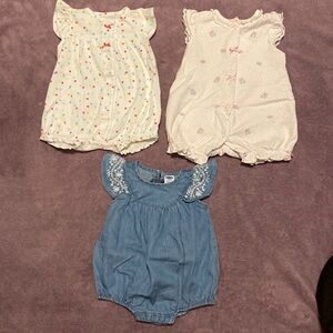 🔥4/20! Bundle of 3 baby girl rompers. Size 3m